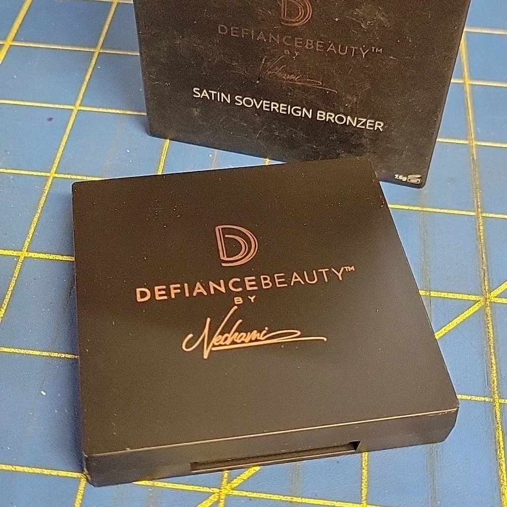 Satin Sovereign Bronzer 7.5g - Immortal Envy New In Box